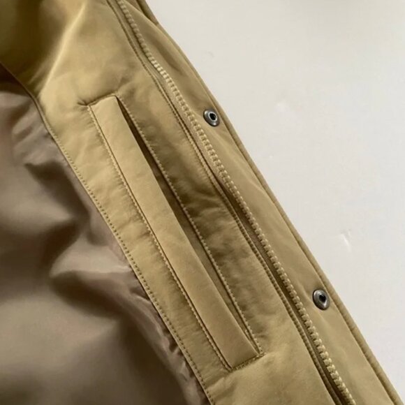 NWOT Uniqlo Men's Tan Brown Down Feather Puffer Vest Gilet Size Large - Picture 4 of 7